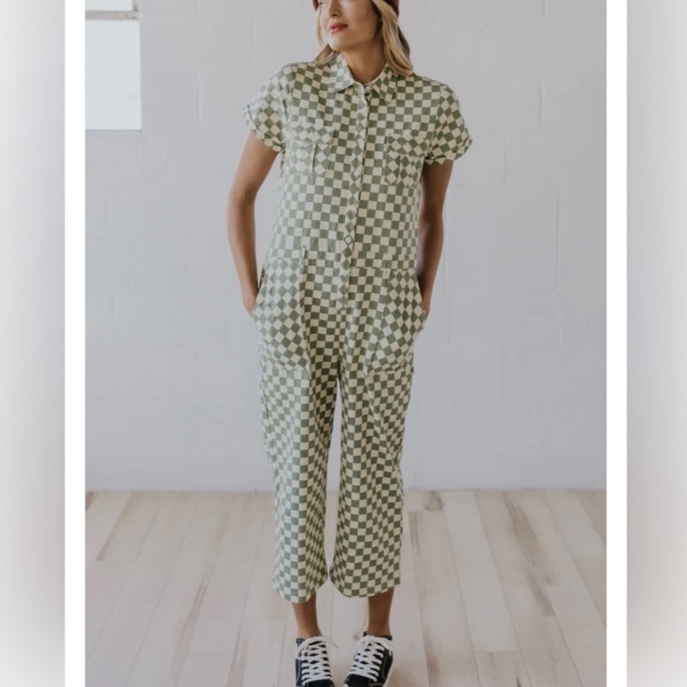 ISO : looking to buy this jumpsuit